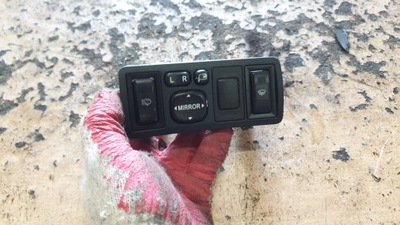 Toyota avensis t25 перемикач регулювання дзеркал фото №1