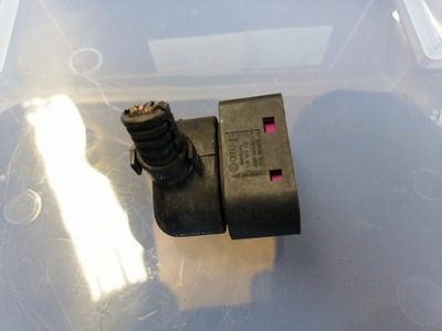 Колодка штекер з'єднувач czarna audi 1j0973737 фото №1