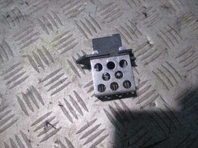 Резистор вентилятора радиатора renault laguna megane 2 8200045082 фото №1