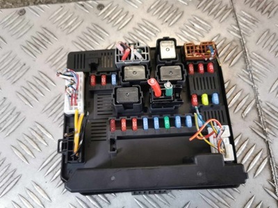 Коробка передач предохранителей nissan qashqai 284b7jd01b фото №1