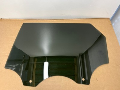 Range rover velar скло двері лівий задня ліва фото №1