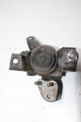 Toyota rav-4 rav4 ii 1.8 кронштейн подушка двигателя фото №1