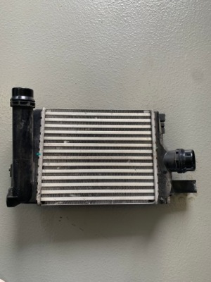 Интеркулер радиатор воздуха renault captur 1 0.9 tce 144963014r 2013-16 фото №1