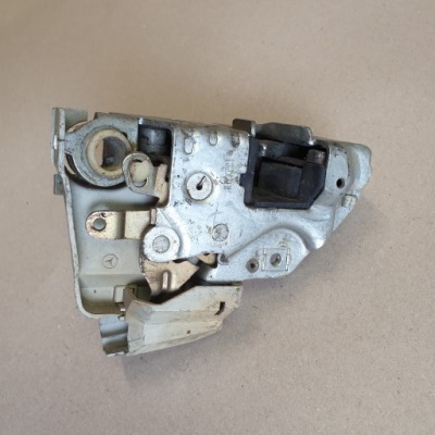 Замок двері правий mercedes 190 w201 оригінальний номер eu фото №1