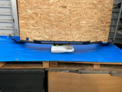 Спойлер спойлер dół бампера перед 4l0807061a audi q7 фото №1