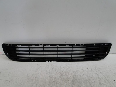 Citroen berlingo iv 18- решётка бампера средняя фото №1