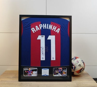 Raphinha, FC Barcelona - koszulka z autografem w ramie od 1zł! (zag)