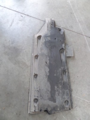 Skoda fabia iii плита защита подвеска правая 6r0825202 фото №1