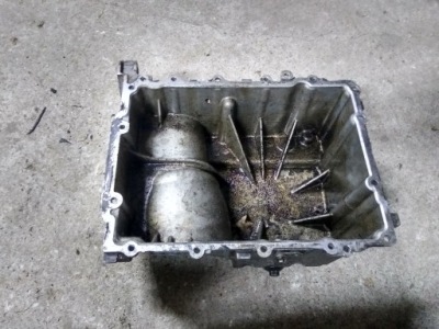 Ford fiesta focus mk3 ecoboost 1.0 поддон масляная h1bg-6675 фото №1