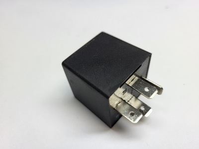 Przerywacz kierunkowaskazów Multicar M26