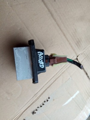 Резистор вентилятор honda accord viii 077800-0960 фото №1