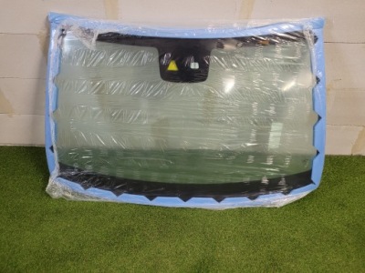 Стекло лобовое mercedes w205 a205 a2056709000 nowa фото №1