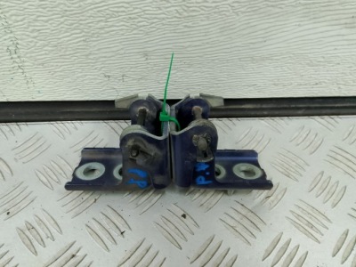 Peugeot 208 3d i 1.2vti 2013 петлі двері правий перед праве передні фото №1