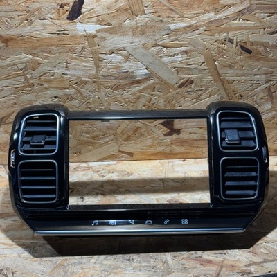 Рамка панель впуск воздуха citroen c5 aircross 9817118477 фото №1