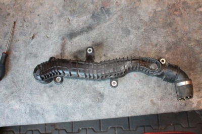 Труба интеркулер mercedes a0089975189 фото №1