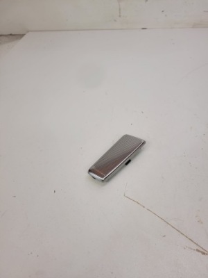 Накладка решітка динаміка b&o audi оригінальний номер 4h1868299b фото №1