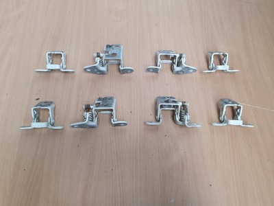 Петля двері правий перед задня dodge nitro 08- фото №1