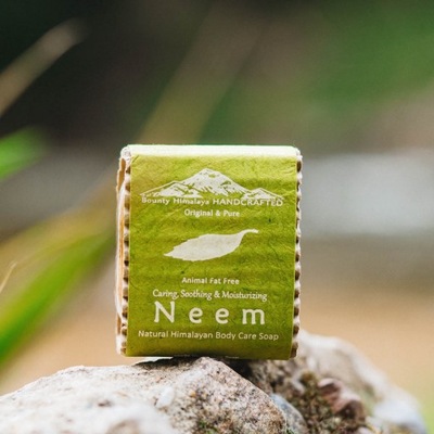 Naturalne mydło himalajskie NEEM (miodla indyjska)