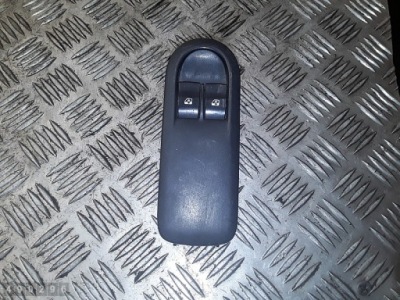 2005 renault scenic переключатель 156018090 фото №1