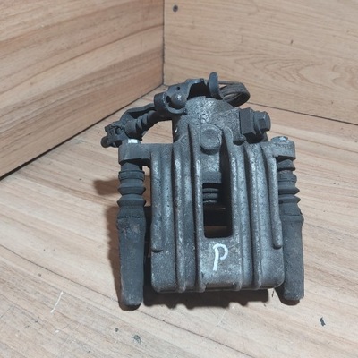 Суппорт правый задняя audi a3 8l 1.6 фото №1