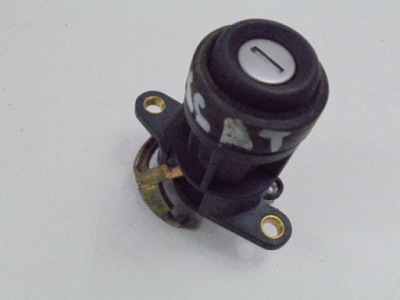 Vw volkswagen passat b4 вкладка замка крышки багажника kombi фото №1