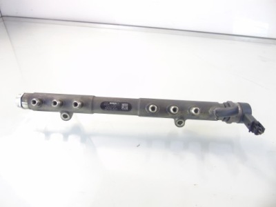 Молдинг впрыскная volvo xc90 xc70 2.4 d5 30757146 фото №1