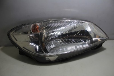 Лампа правая передняя skoda praktik рестайлинг  1.2 фото №1