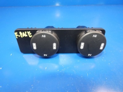 Jaguar f-pace x761 разъём разъём zaplaniczki 5v фото №1