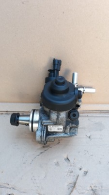 Hyundai tucson ii iii 2.0 crdi насос упорскування 33100-2f600 фото №1