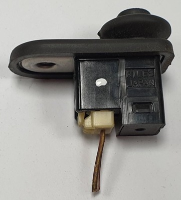 SENSOR DOMYKANIA DE PUERTA MITSUBISHI GRANDIS  