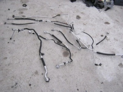 Audi q7 трубка wąż шланг кондиціонера 4l0820739 фото №1