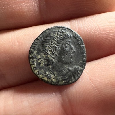 AGN, R28. Constantius II, Folis, RIC VIII 54B