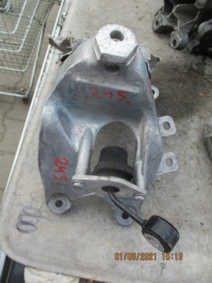 245. кронштейн vw audi 4m0199308bl фото №1