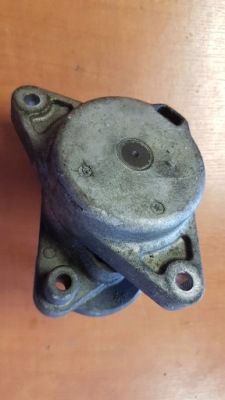 Натяжитель ремень mercedes w220 w211 w163 a1122000370 фото №1