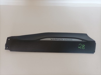 Toyota yaris cross молдинг дверь правый задняя 75077-0d020 фото №1