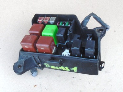 Prius i 97-02r коробка запобіжників фото №1