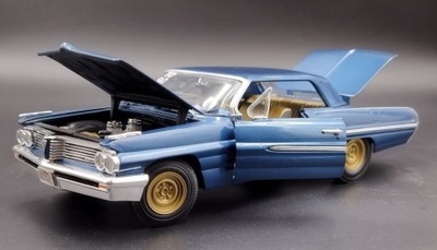 1:18 Auto Word 1962 Pontiac Catalina model używany