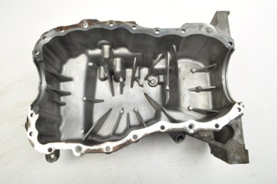 Mercedes w176 1.5 cdi поддон масляная a6070140102 фото №1