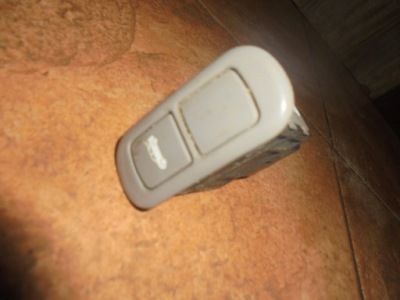 Kia sorento 3.5 v6 04 переключатель открывания крышки фото №1