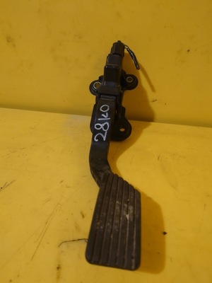 Peugeot 4007 - педаль газу фото №1