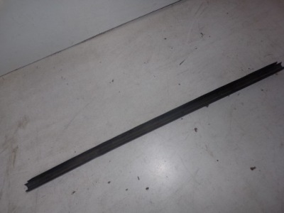 Молдинг уплотнитель внутренняя левый перед a klasa w 168 фото №1