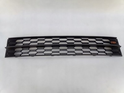 Skoda octavia решітка середня 5e0853677j фото №1