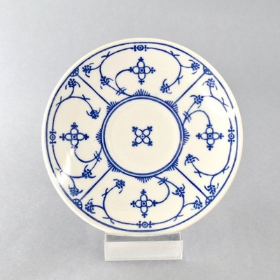 PORCELANOWY SPODEK TALERZYK PODSTAWKA WZÓR SŁOMKOWY INDISCH BLAU