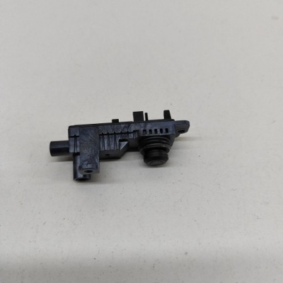 Tesla model 3 2022 правая сторона камера на крыле боковой фото №1