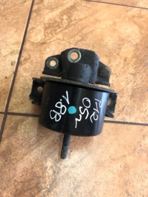 Nissan p12 1.8b кронштейн подушка двигуна фото №1