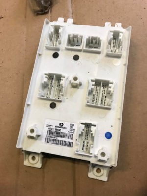 Dodge charger 2015- модуль блок керування bcm фото №1