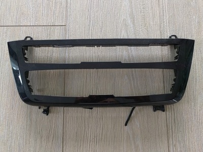 6612 панель рамка радио bmw f30 f31 9358939 фото №1