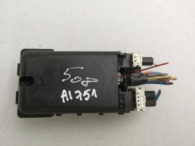 Коробка предохранителей peugeot 508 9665492680 фото №1