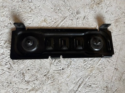 Кронштейн mercedes w205 a2056104002 фото №1