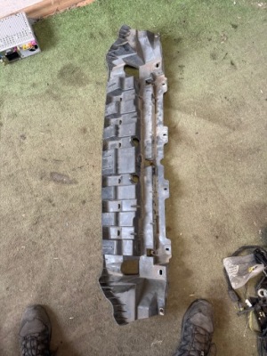 Захист нижня плита бампер перед ford ecosport ii оригінальний номер cn158b384ab фото №1